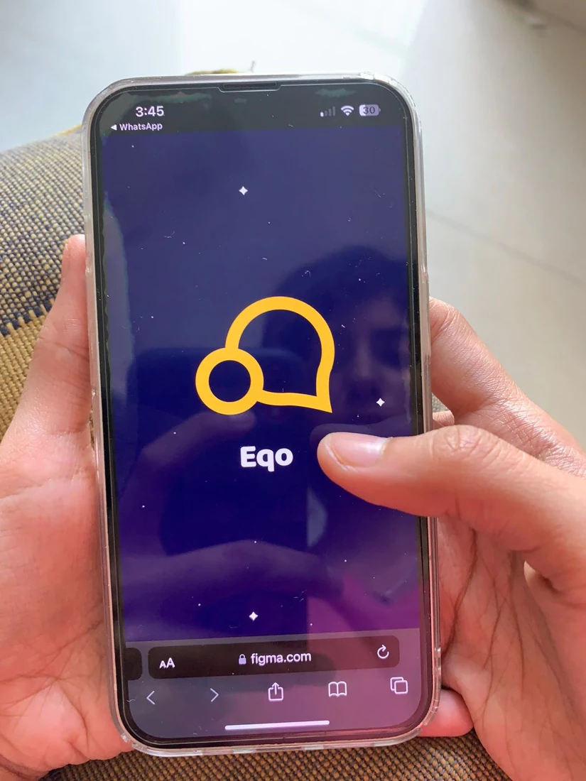 A participant opening the map on a handset